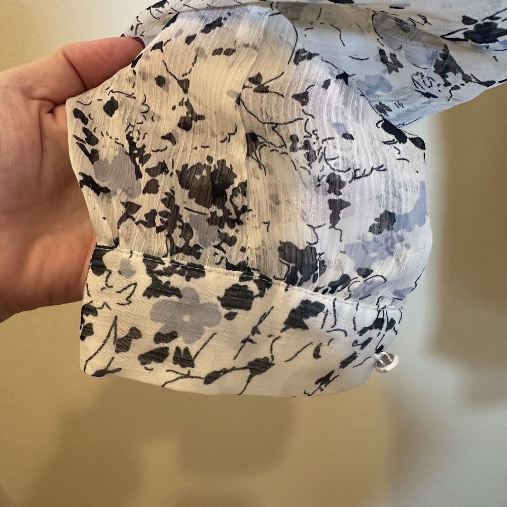 Philosophy Blouse Women’s Medium Sheer Floral White With Blue Flowers Sheer - Picture 6 of 14